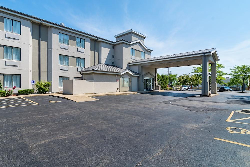 大湖海军基地附近舒眠酒店 Lake Bluff 外观 照片